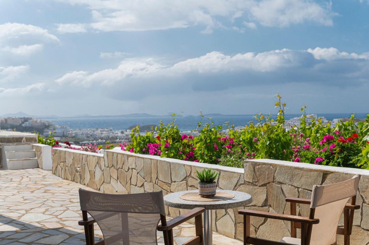 Petros Studios & Suites Naxos City Esterno foto