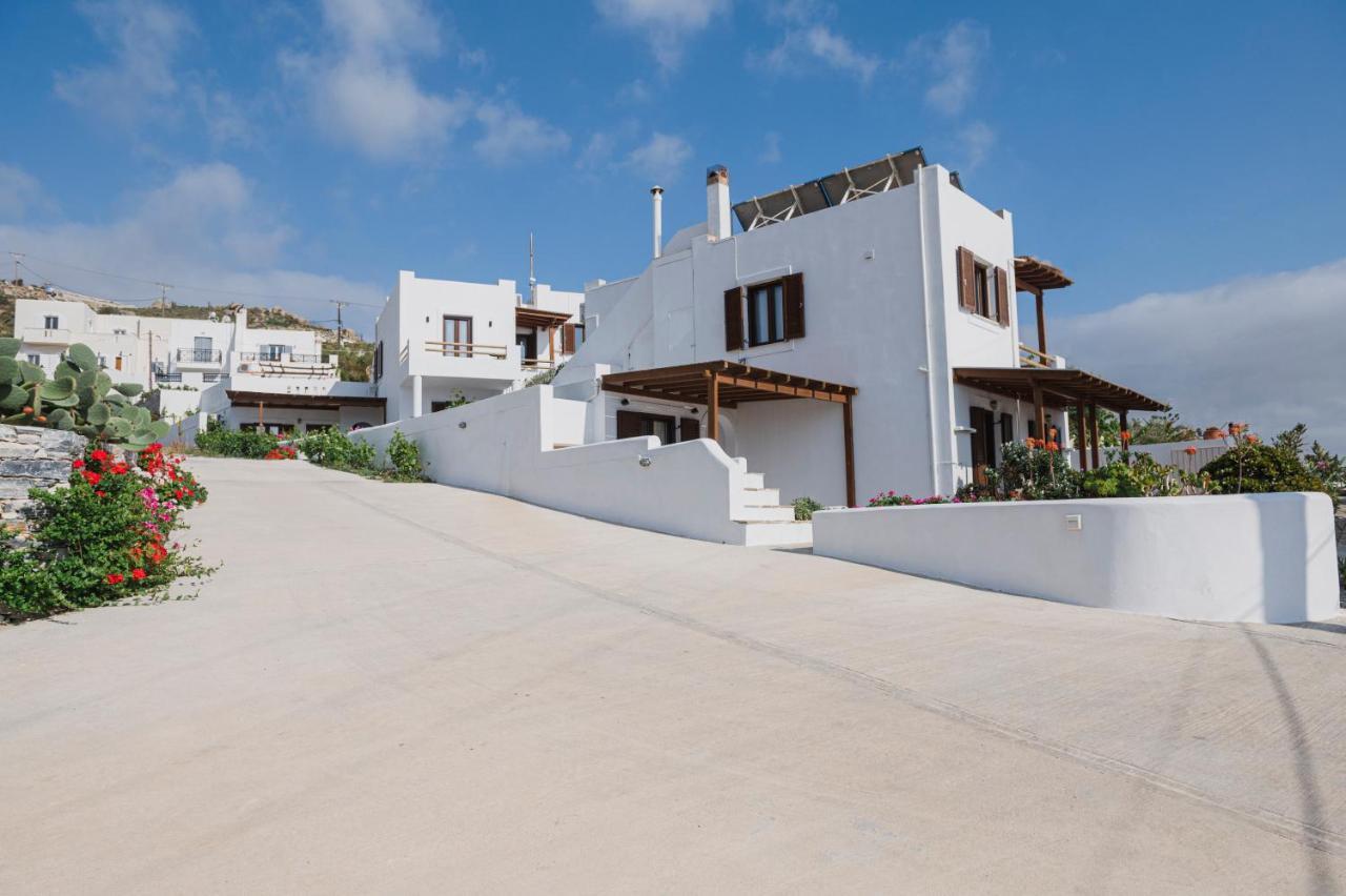 Petros Studios & Suites Naxos City Esterno foto